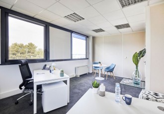 Rent a Meeting rooms  in Aix-en-Provence 13100 - Multiburo